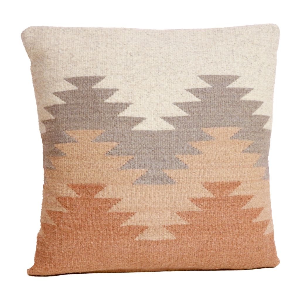 Gubihxa - wool cushion, peach